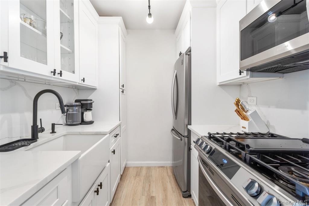 102-30 66 Road, Unit 25E photo 6