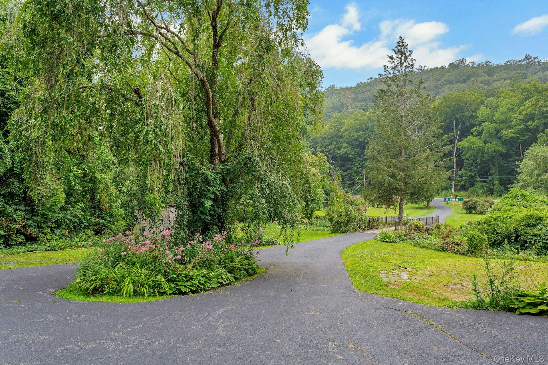 934 Peekskill Hollow Road – For Sale photo 2
