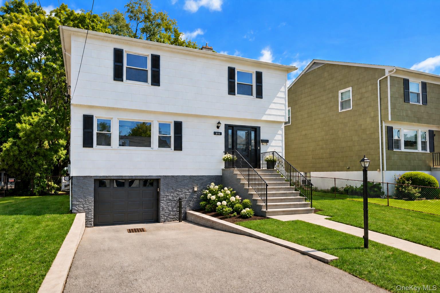 213 Florence Street – For Sale