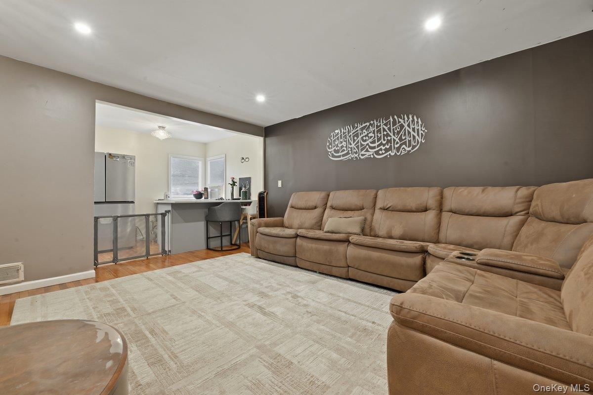 105 N Montague Street – For Sale photo 4
