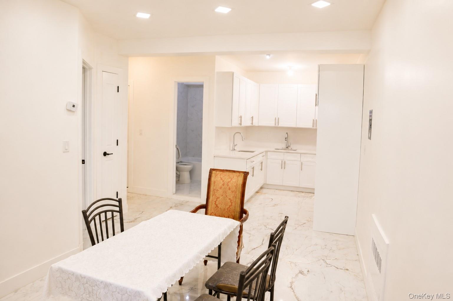 7 Stropkov Court, Unit 104 photo 4