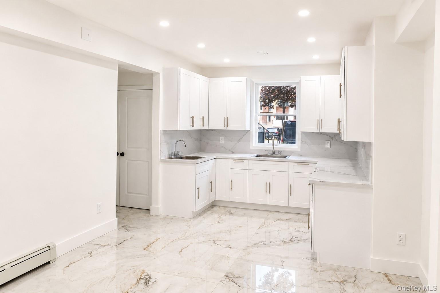 7 Stropkov Court, Unit 104 photo 3
