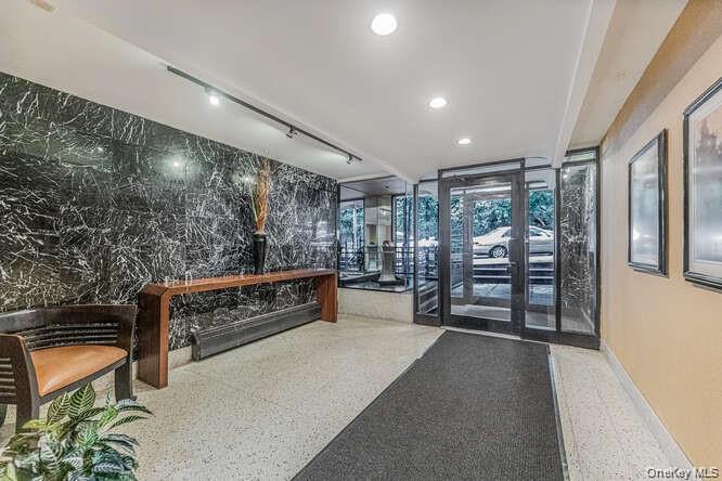 2750 Johnson Avenue, Unit 7L photo 5