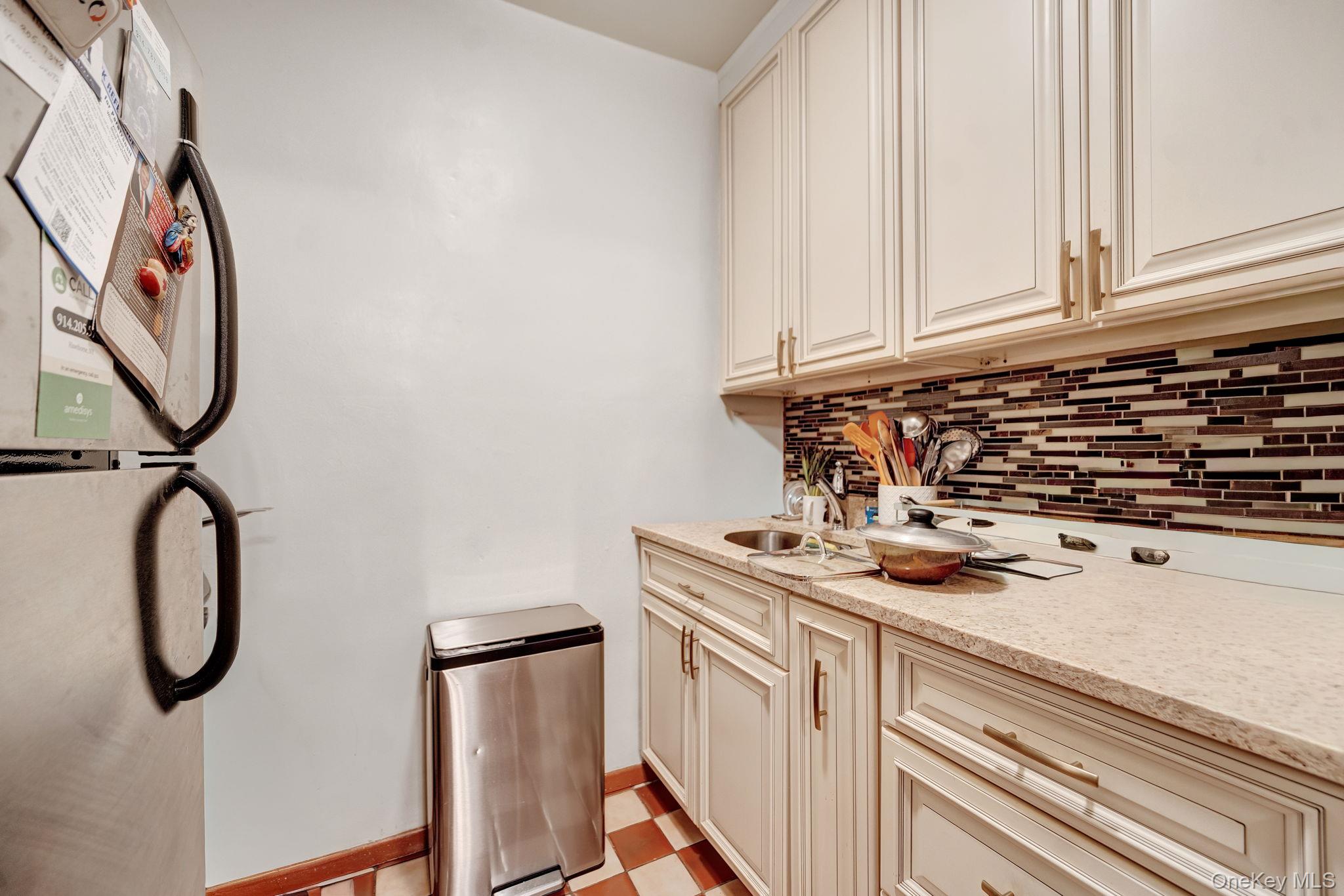 333 Bronx River Road, Unit 712 photo 7