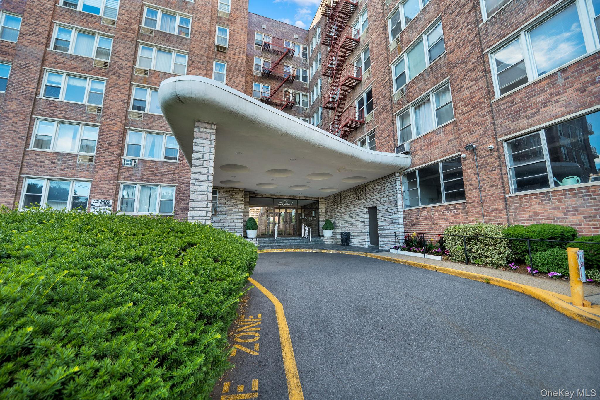 333 Bronx River Road, Unit 712 photo 21