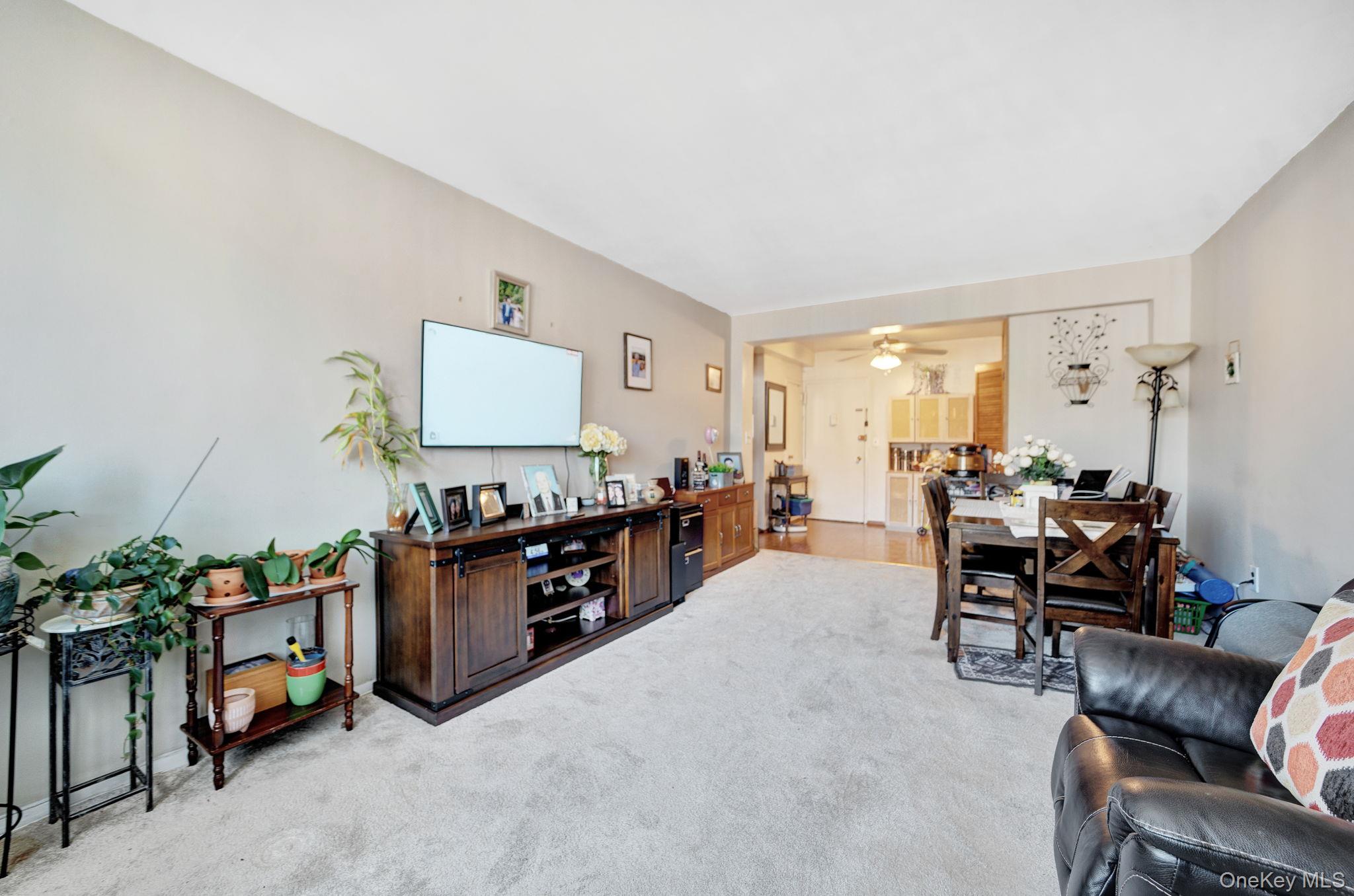 333 Bronx River Road, Unit 712 photo 2