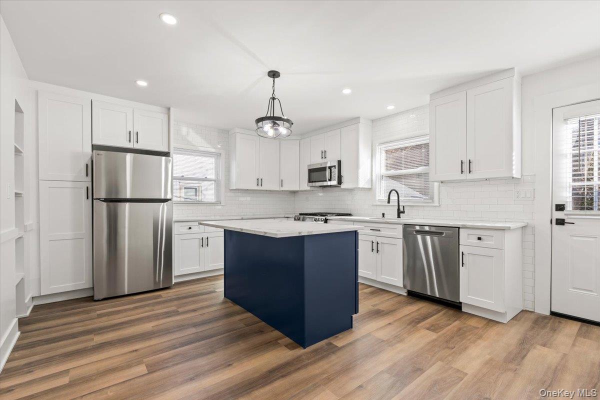 19 Maple Avenue, Unit A photo 10