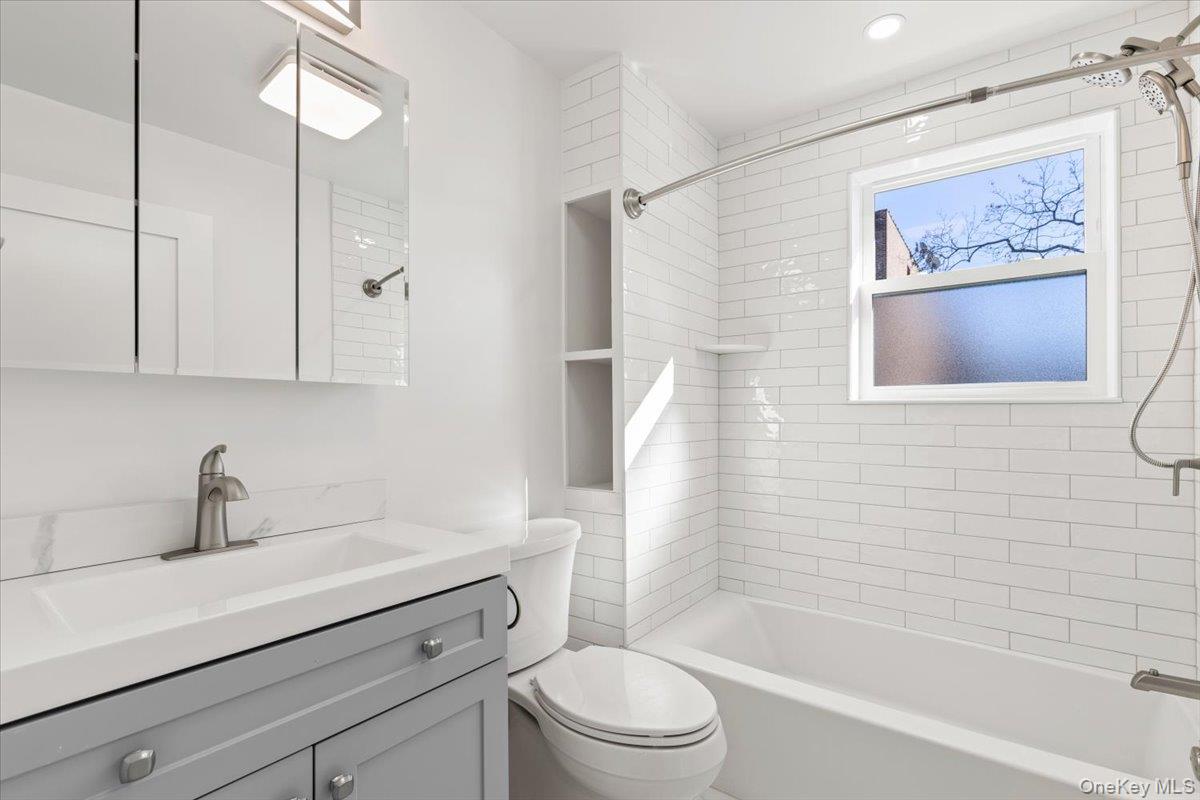 19 Maple Avenue, Unit A photo 21