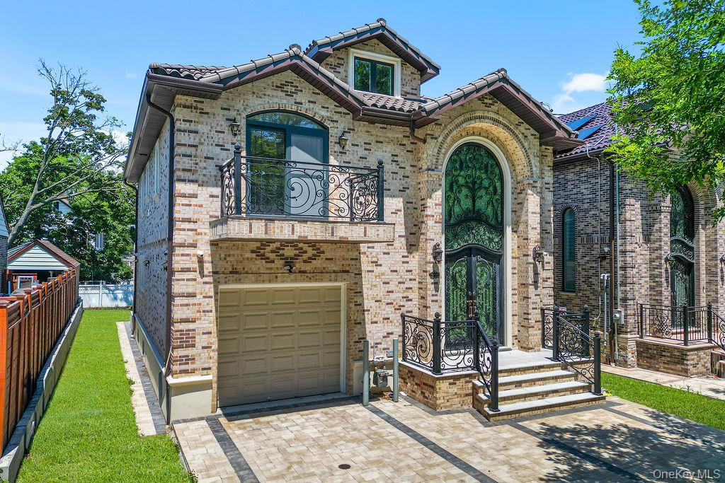 157-51 Rose Avenue – For Sale