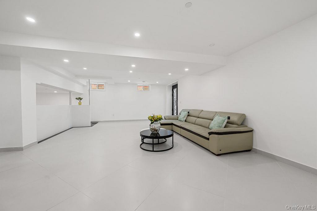 157-51 Rose Avenue – For Sale photo 4