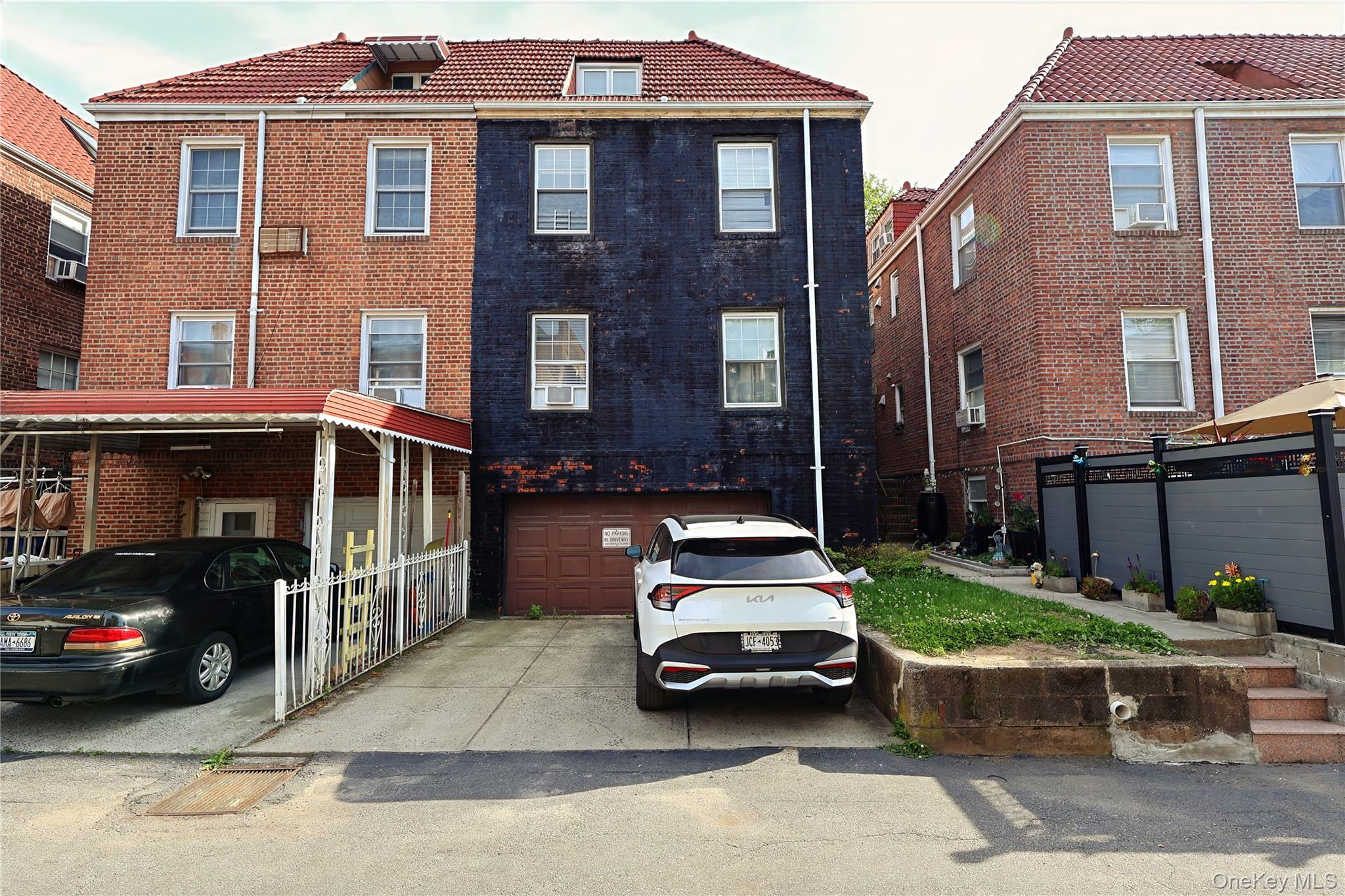 68-41 Dartmouth Street – For Sale photo 19