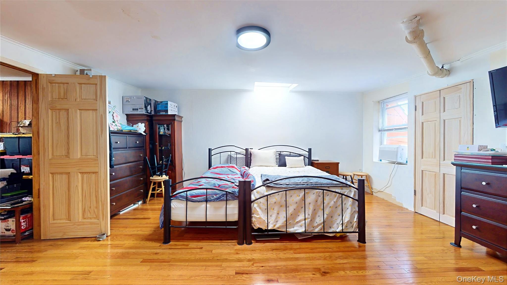 68-41 Dartmouth Street – For Sale photo 17