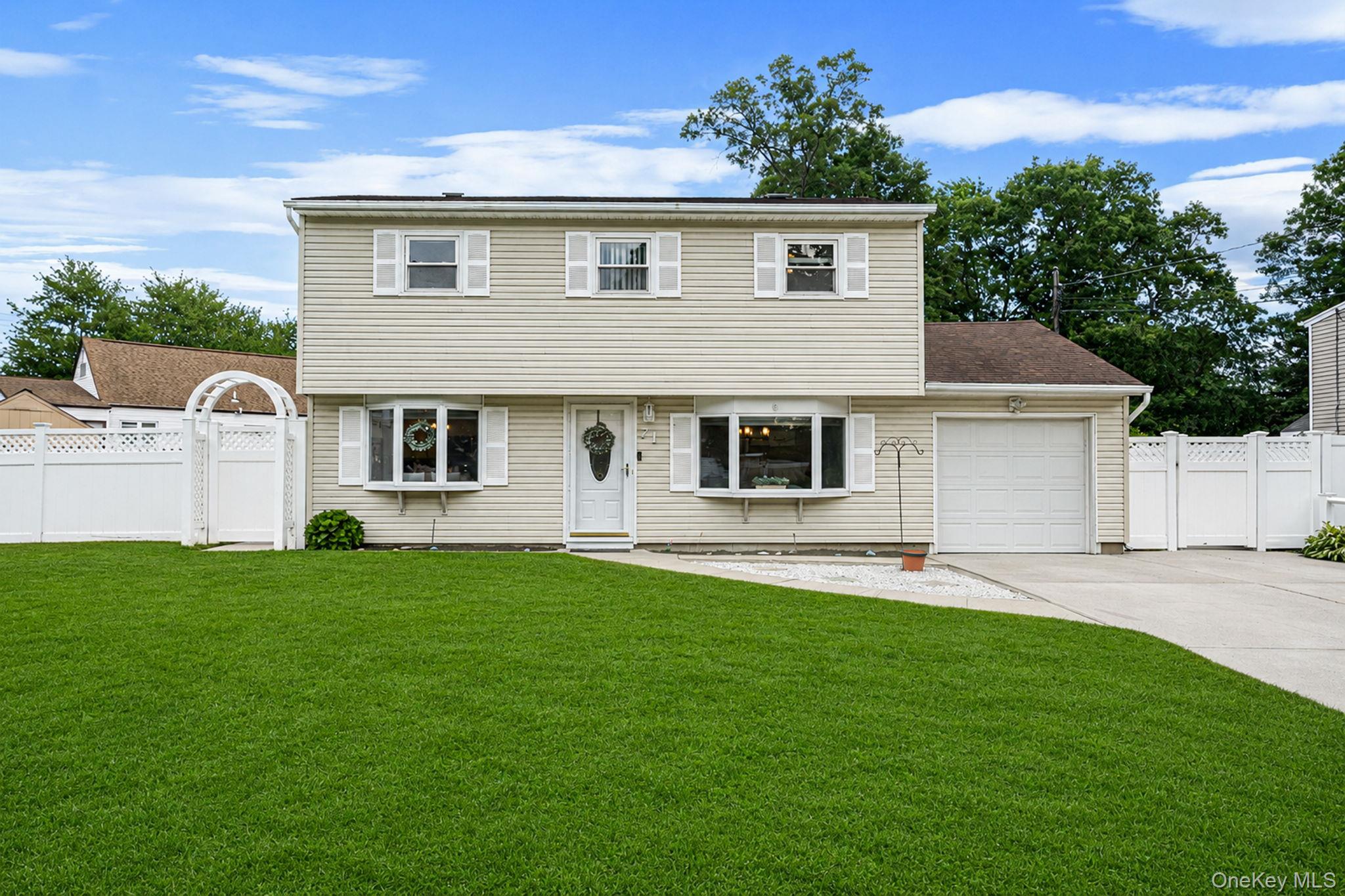 71 Colony Road – For Sale