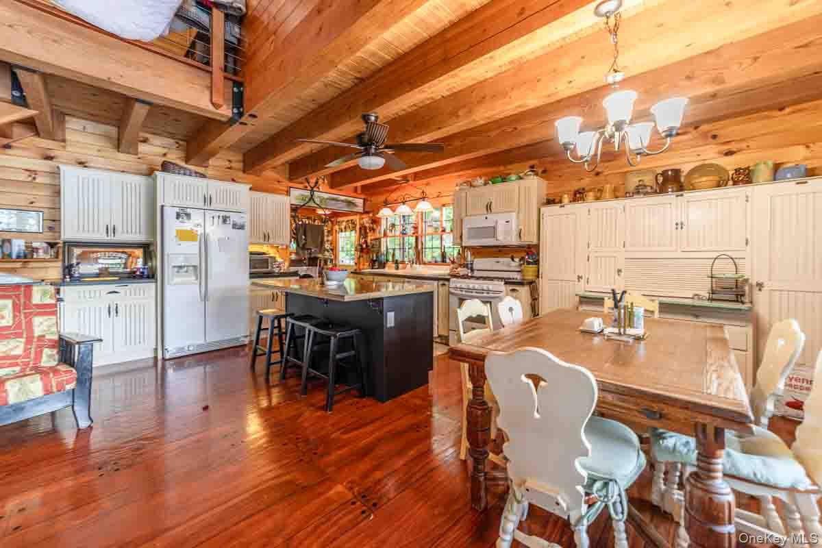 150 Wildwood Drive, Unit 20 photo 6