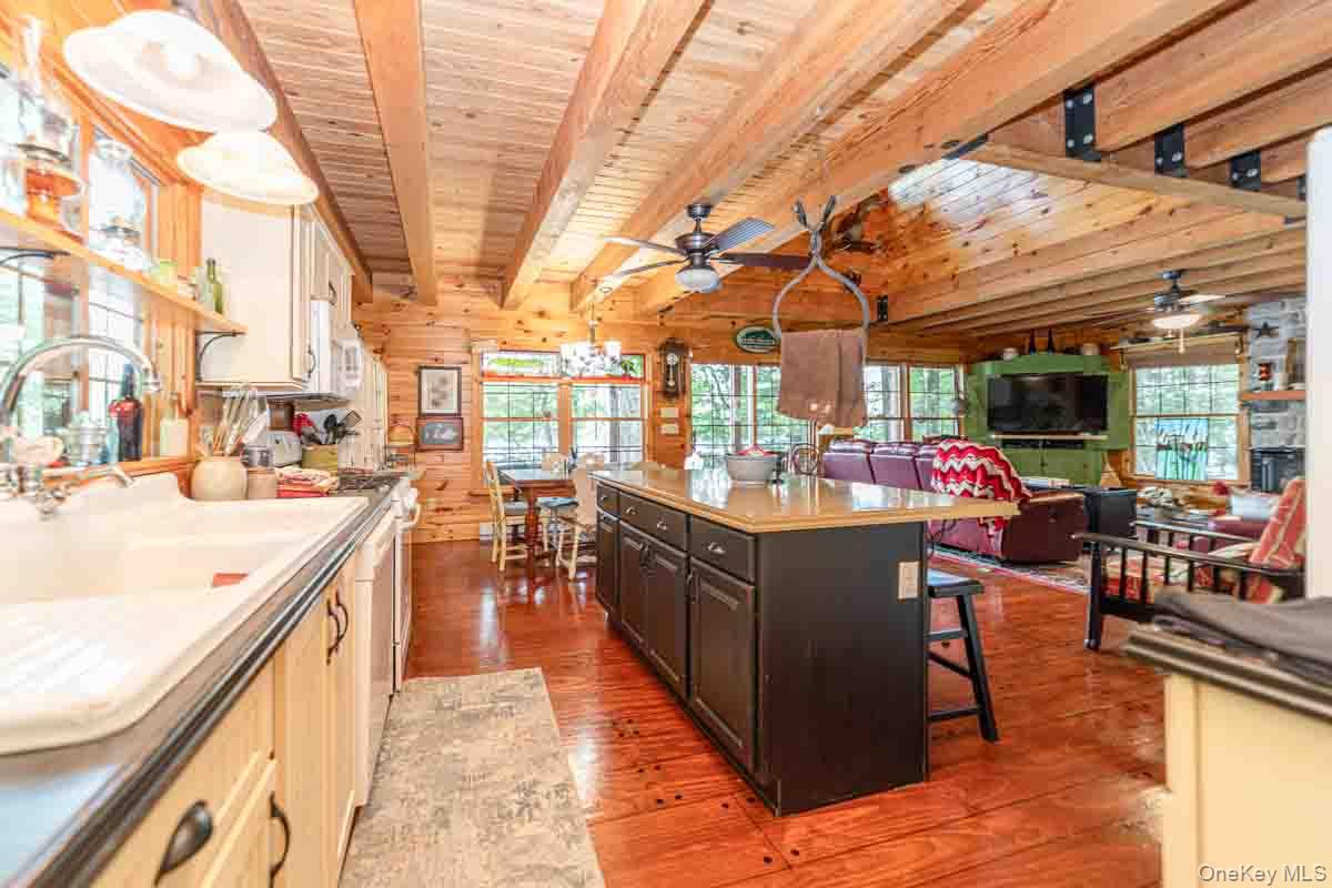 150 Wildwood Drive, Unit 20 photo 7