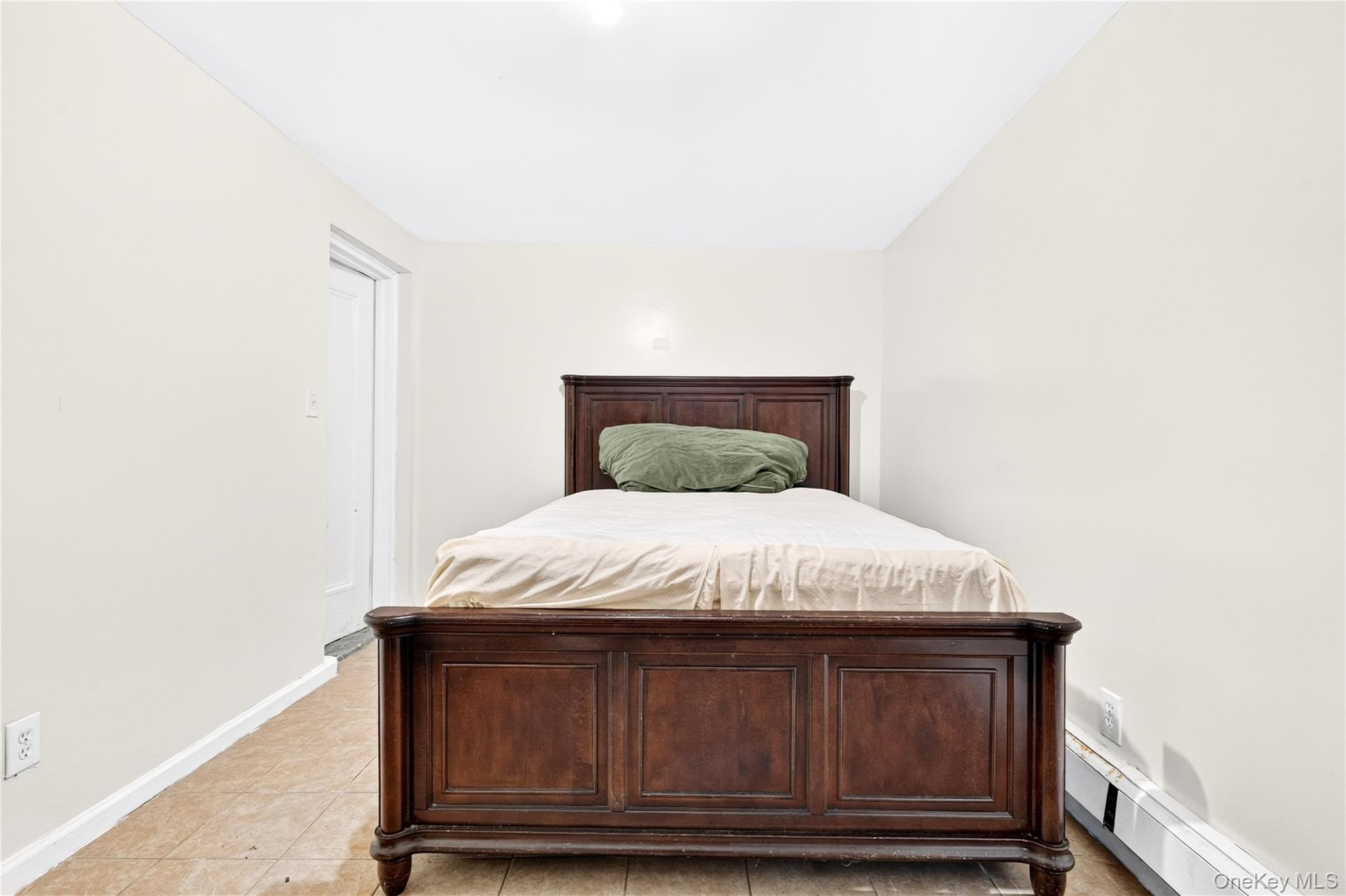 3885 Paulding Avenue – For Sale photo 6