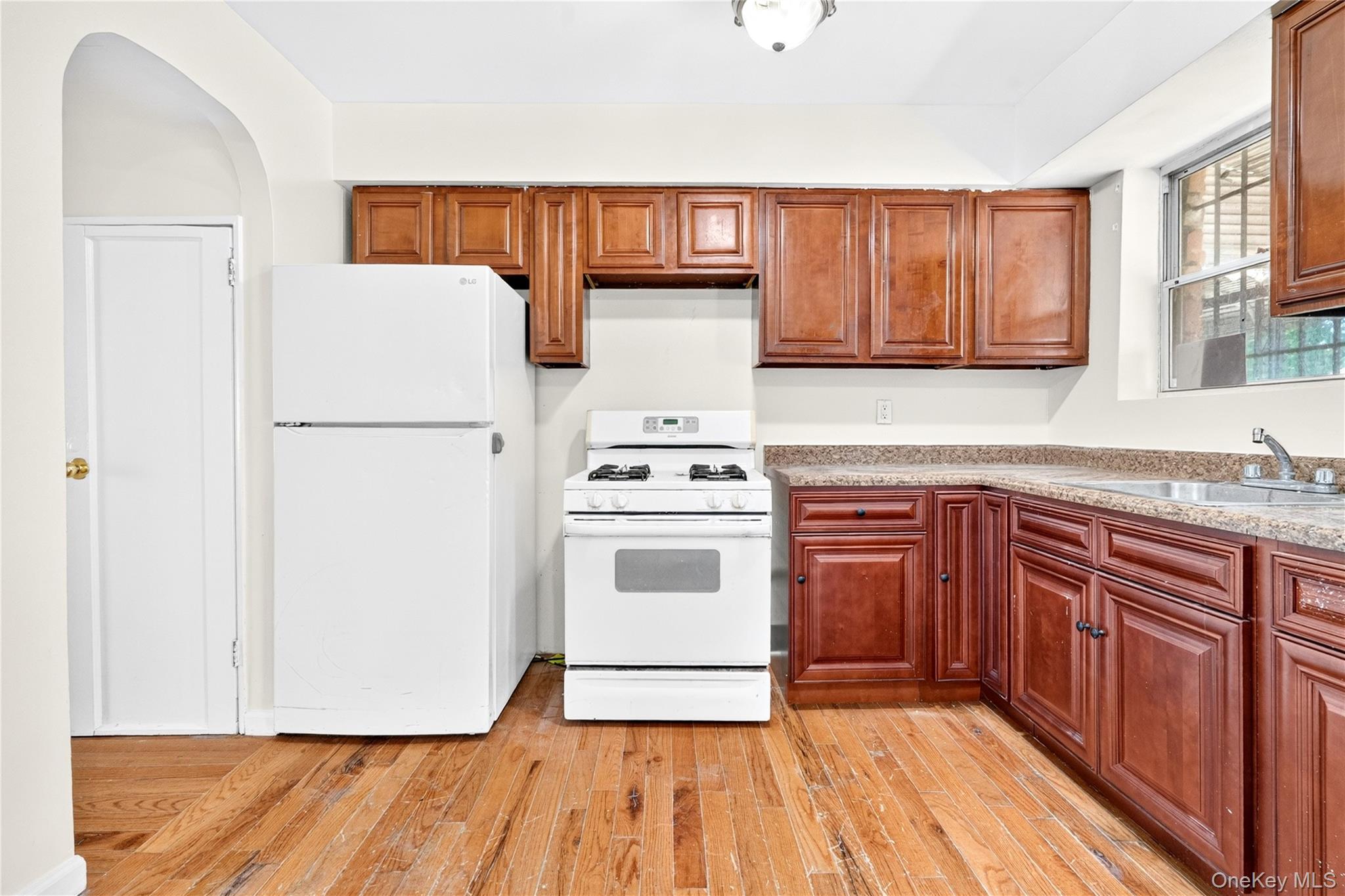 3885 Paulding Avenue – For Sale photo 29