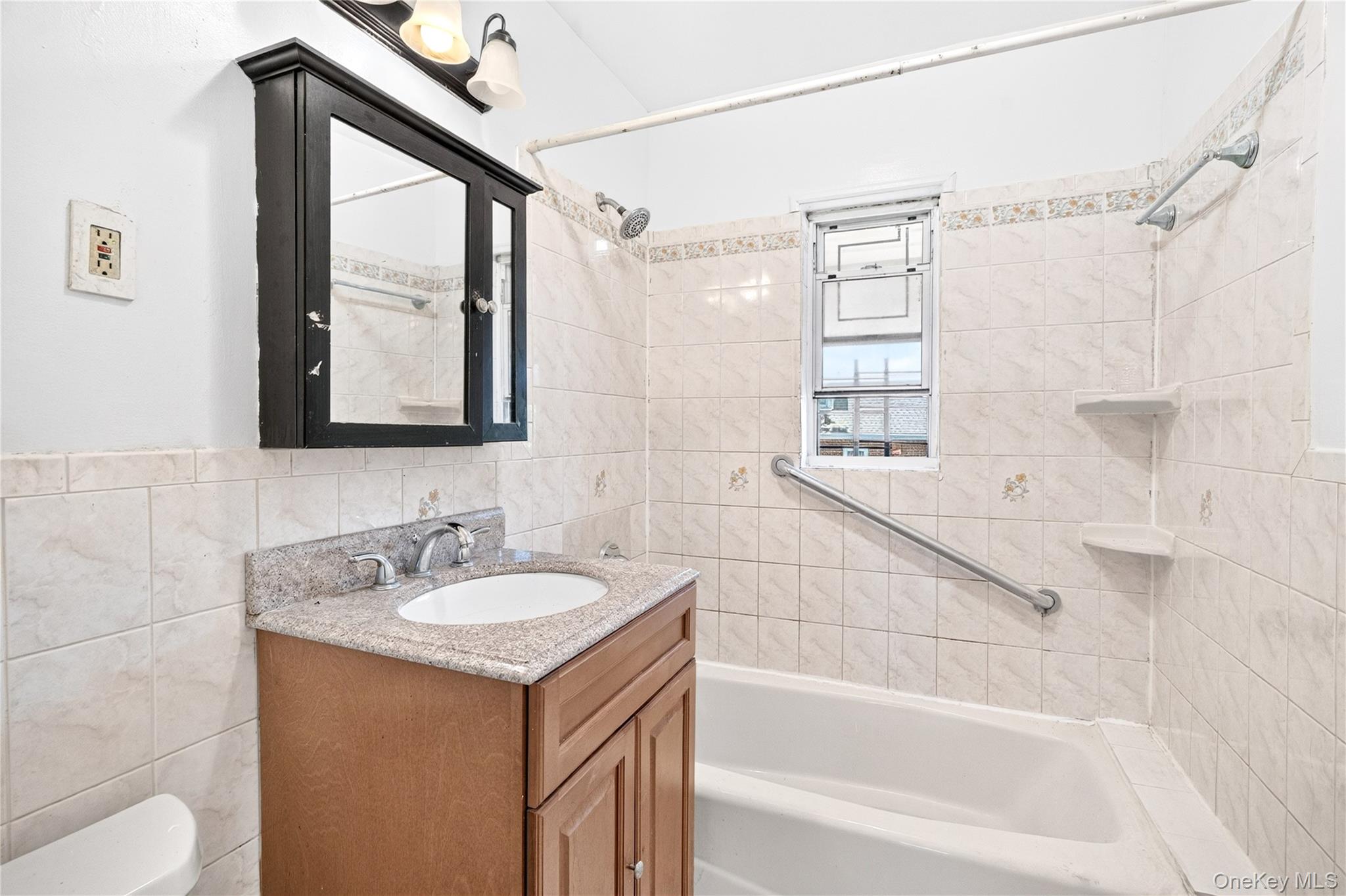 3885 Paulding Avenue – For Sale photo 40