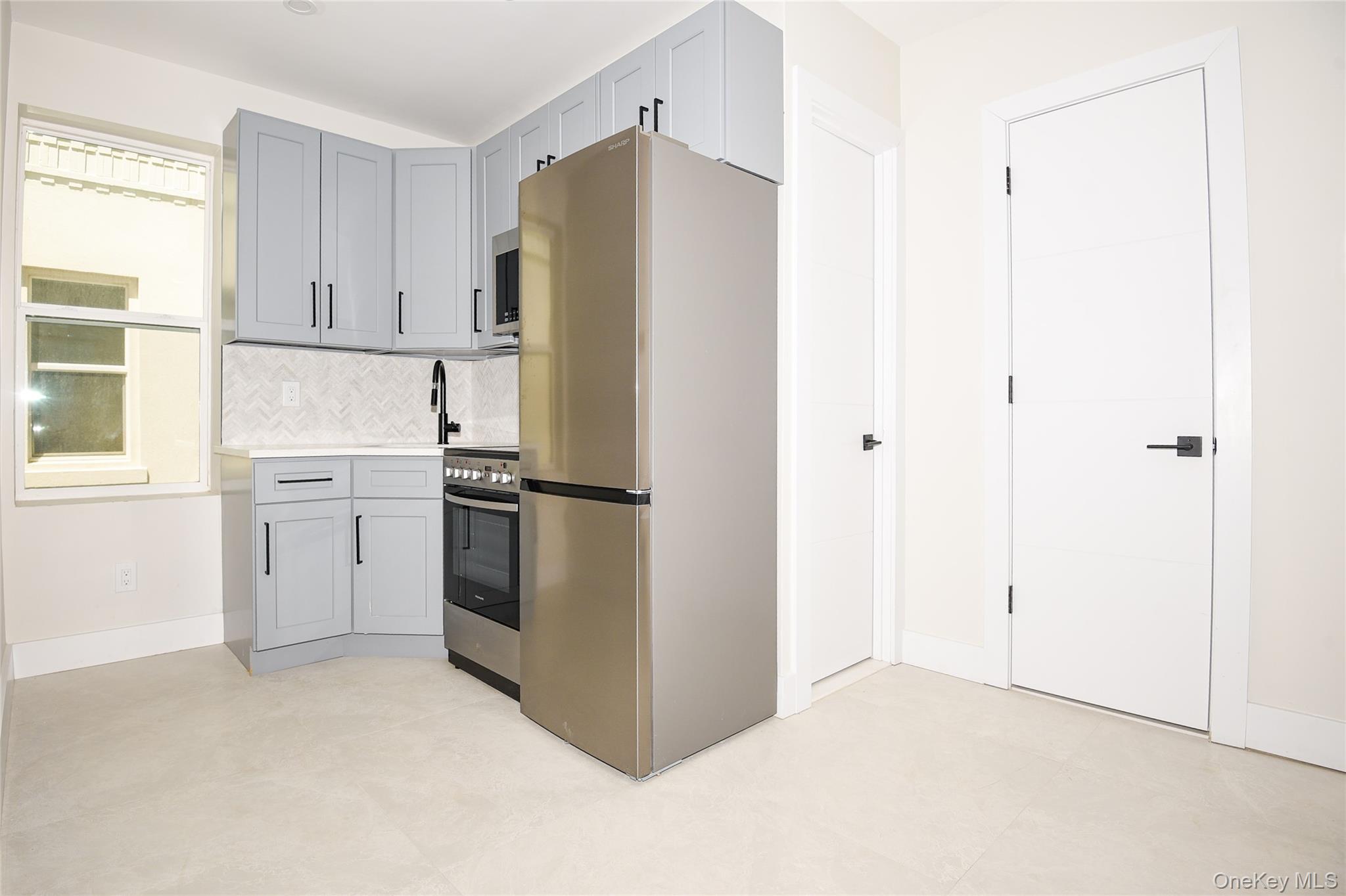 315 1M W Broadway, Unit 2A photo 11