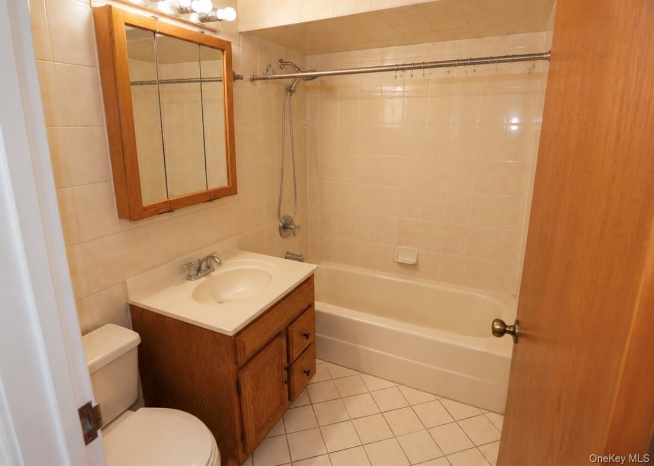 563 Ellsworth Avenue, Unit 3 photo 8