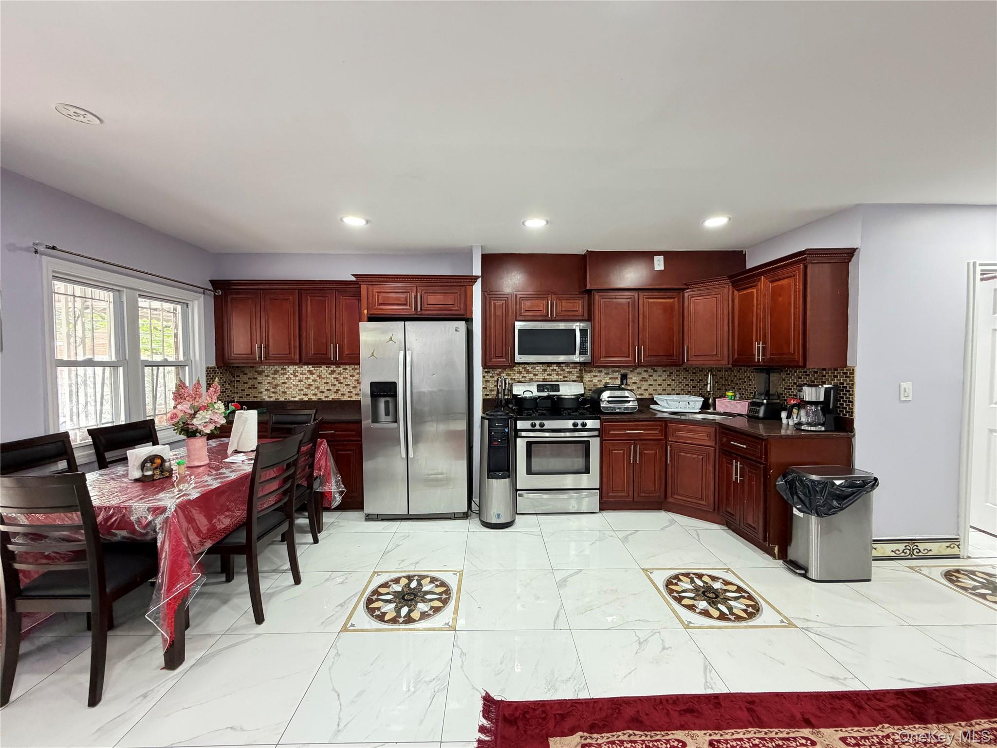 155-17 65 Avenue – For Sale photo 3