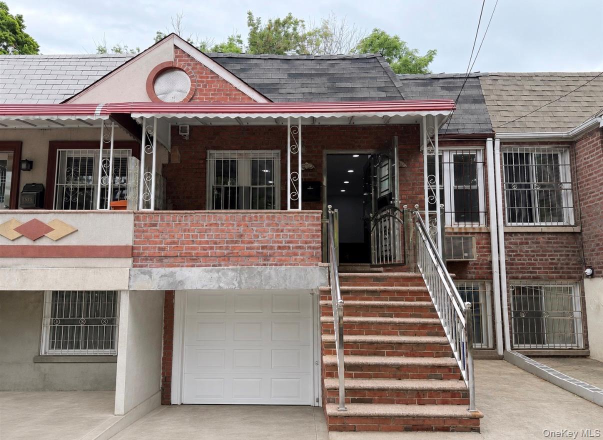 155-17 65 Avenue – For Sale