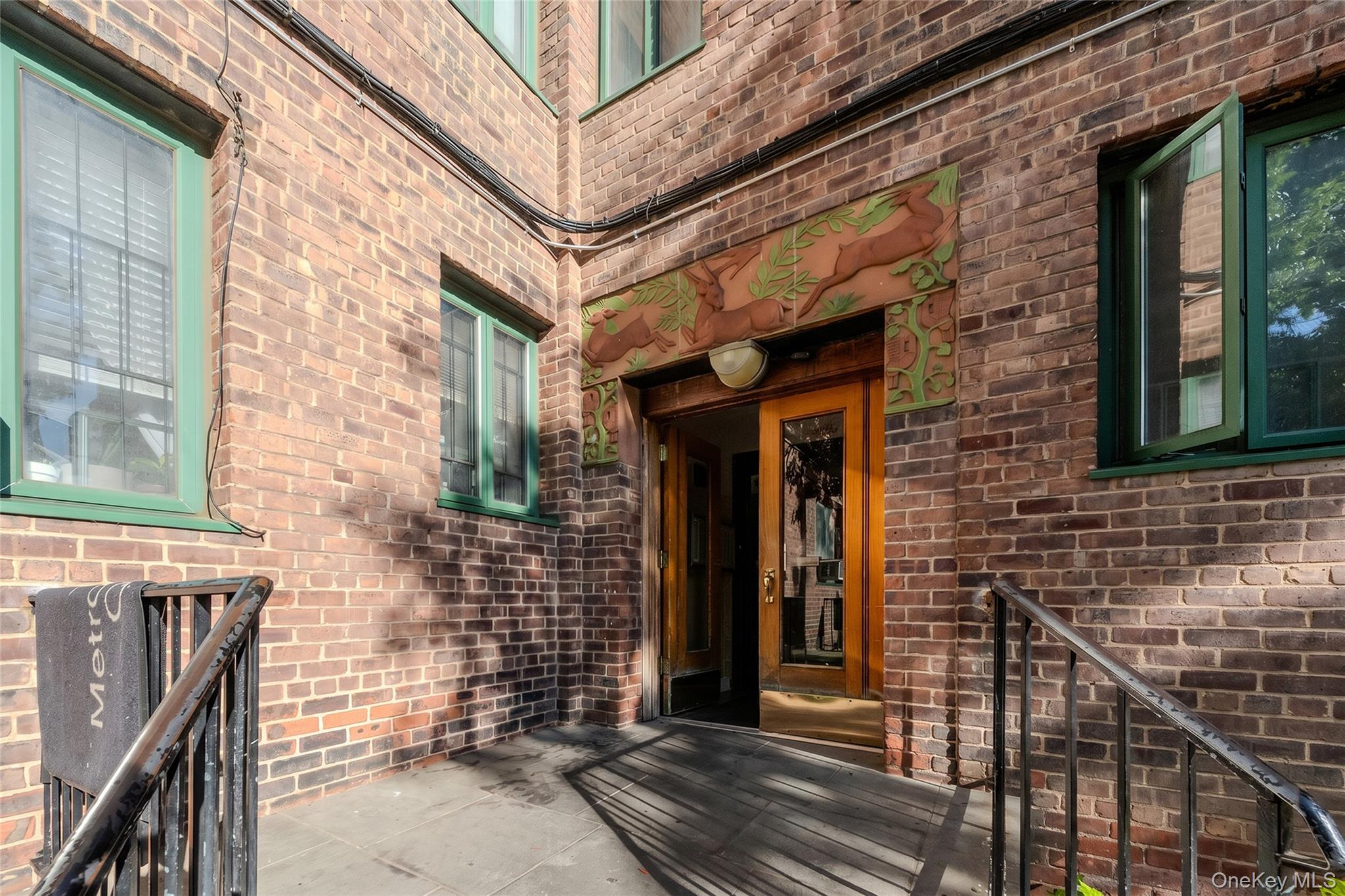 14 Metropolitan Oval, Unit 8D photo 2