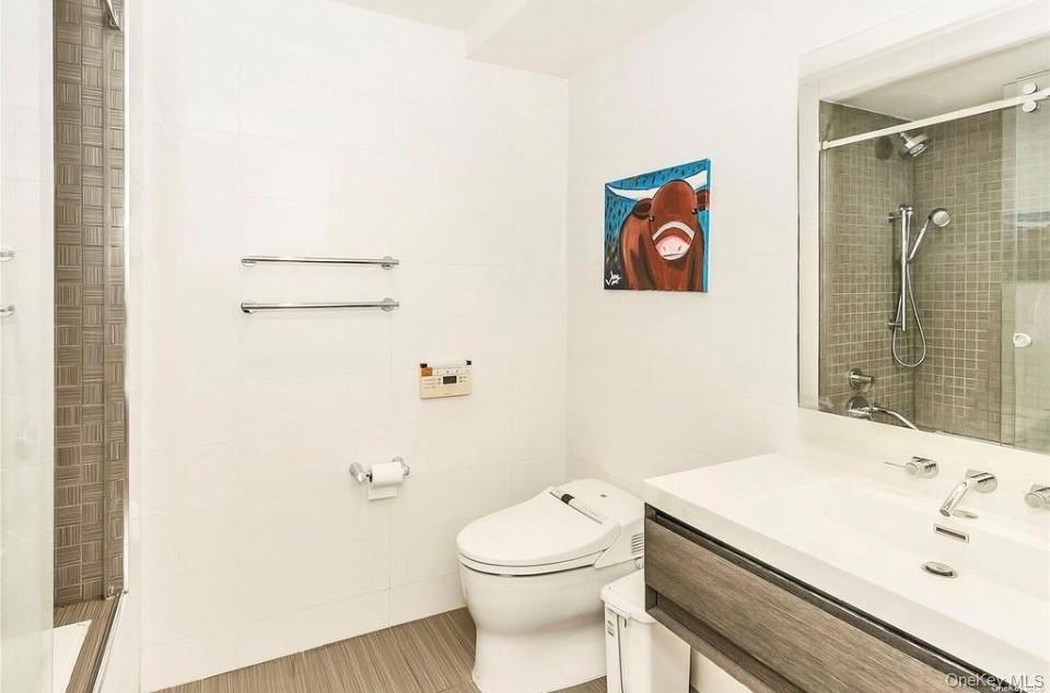 39-16 Prince Street, Unit 8E photo 14