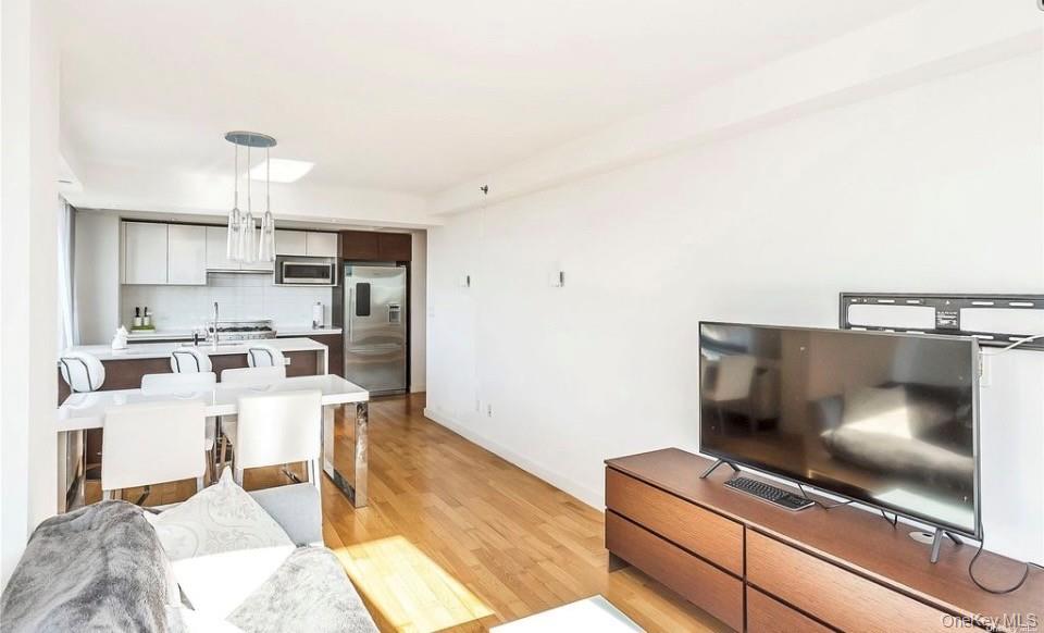39-16 Prince Street, Unit 8E photo 6