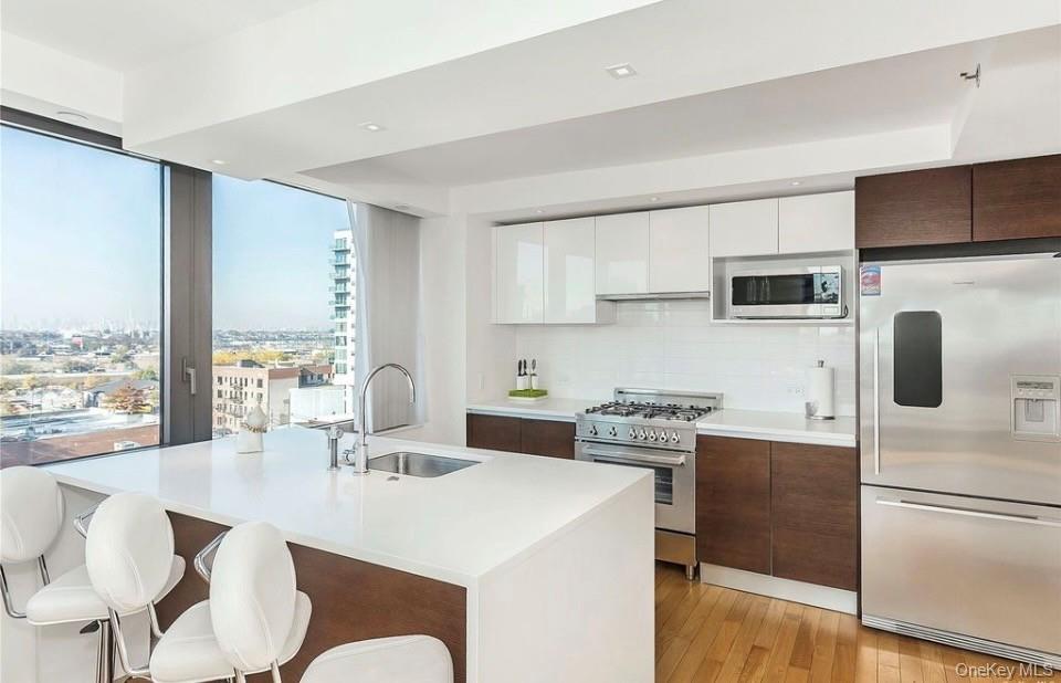 39-16 Prince Street, Unit 8E photo 9