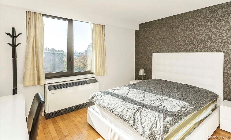 39-16 Prince Street, Unit 8E photo 13