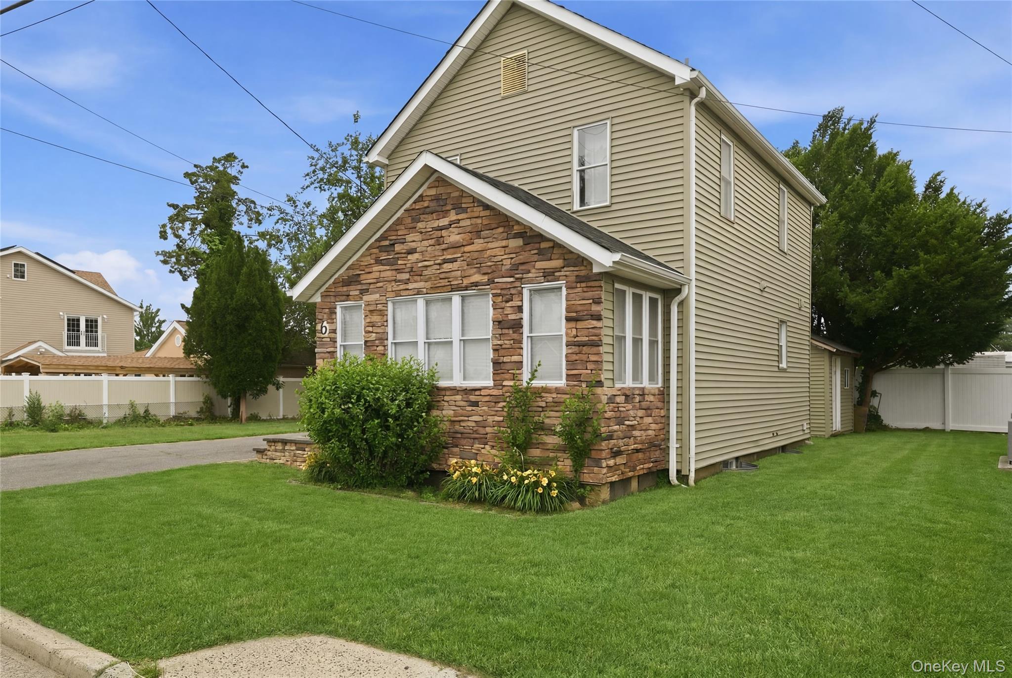 6 Prospect Street – For Sale photo 2