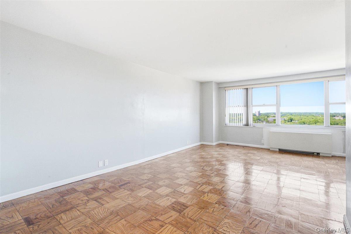 70-25 Yellowstone Boulevard, Unit 15P photo 2