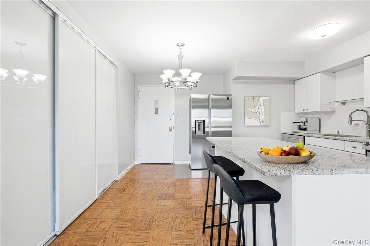 70-25 Yellowstone Boulevard, Unit 15P photo 5