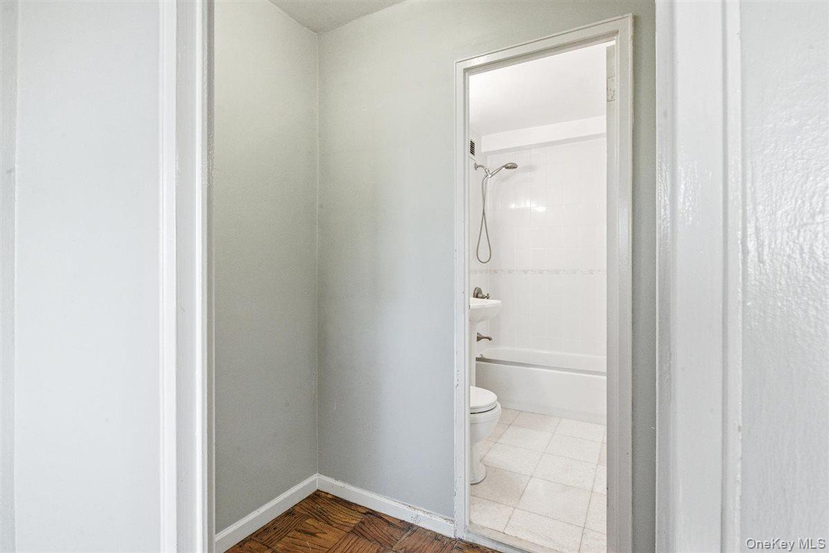 70-25 Yellowstone Boulevard, Unit 15P photo 20