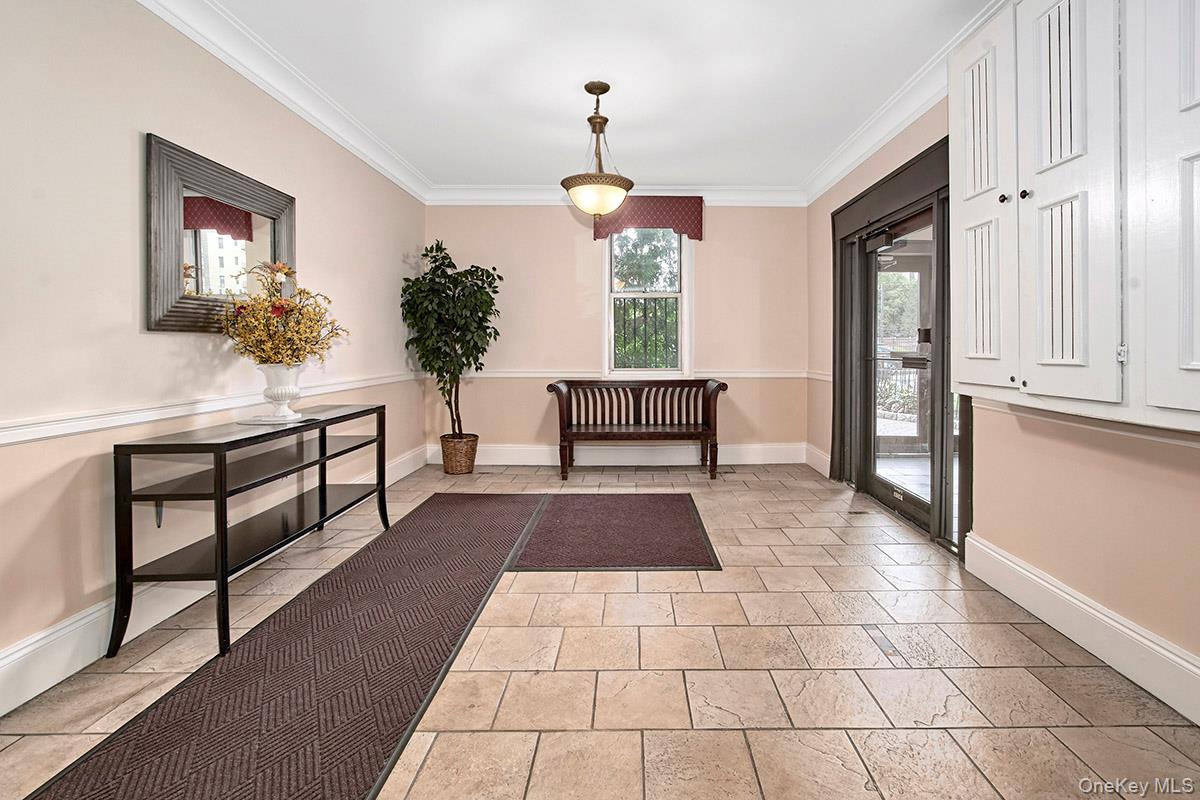 472 Gramatan Avenue, Unit DD3 photo 17