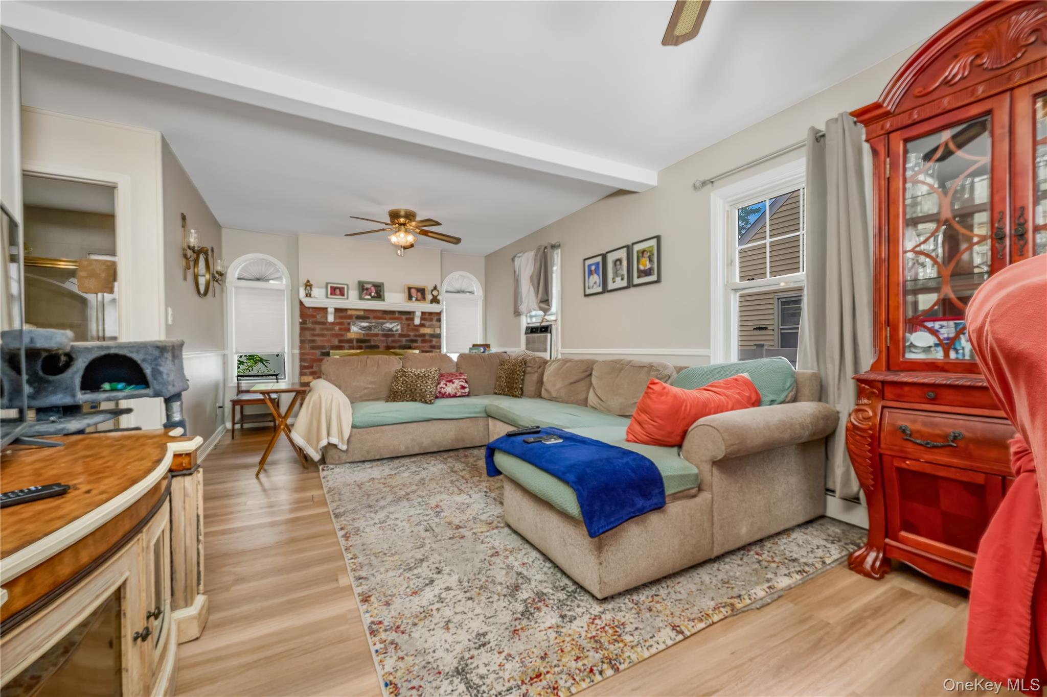 407 Sheridan Boulevard – For Sale photo 4