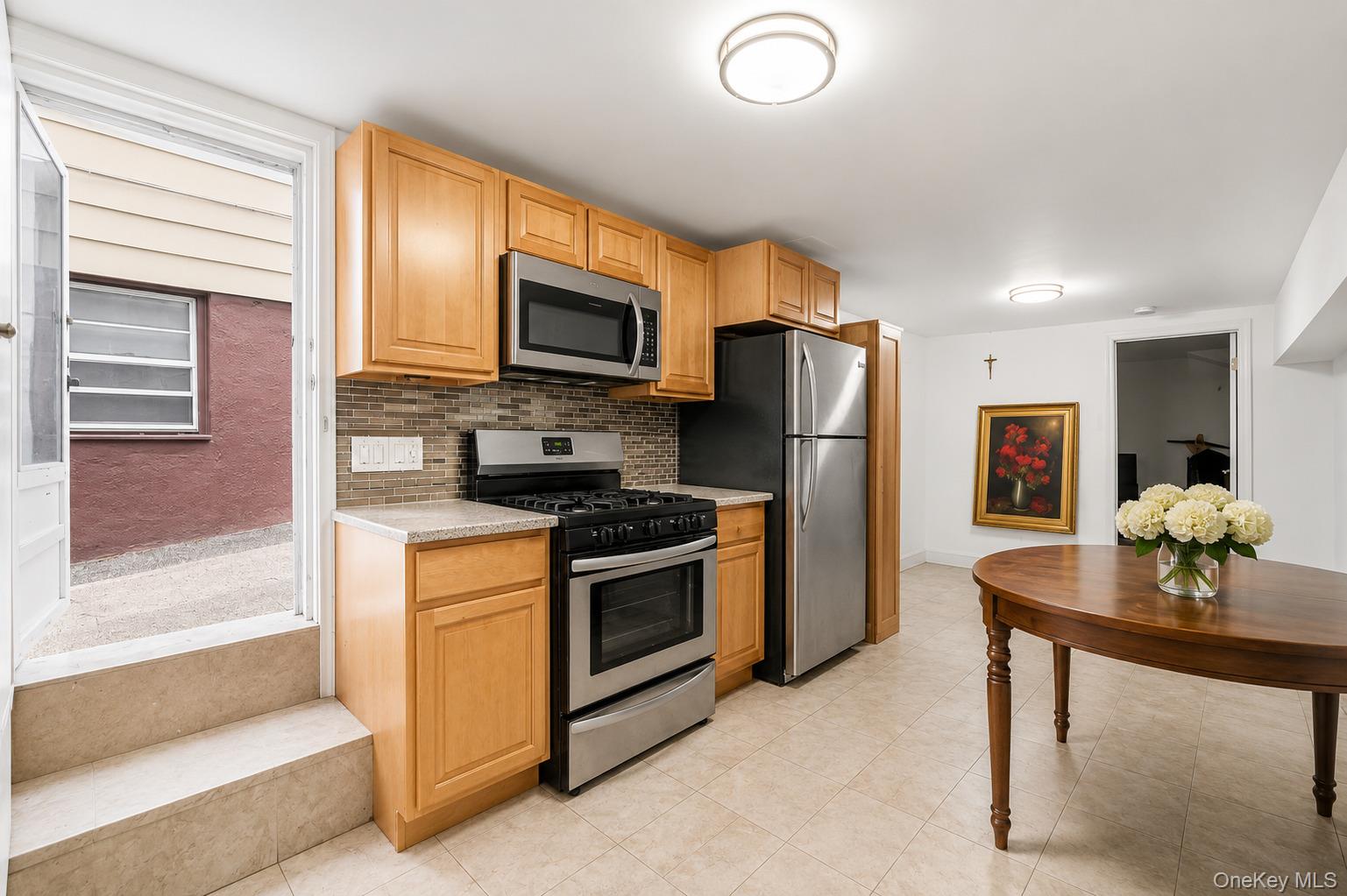 1716 Fowler Avenue – For Sale photo 2