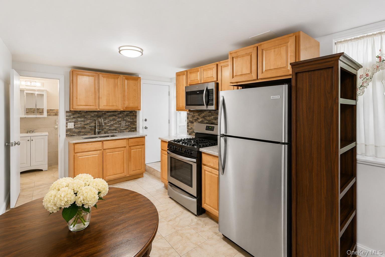1716 Fowler Avenue – For Sale photo 3