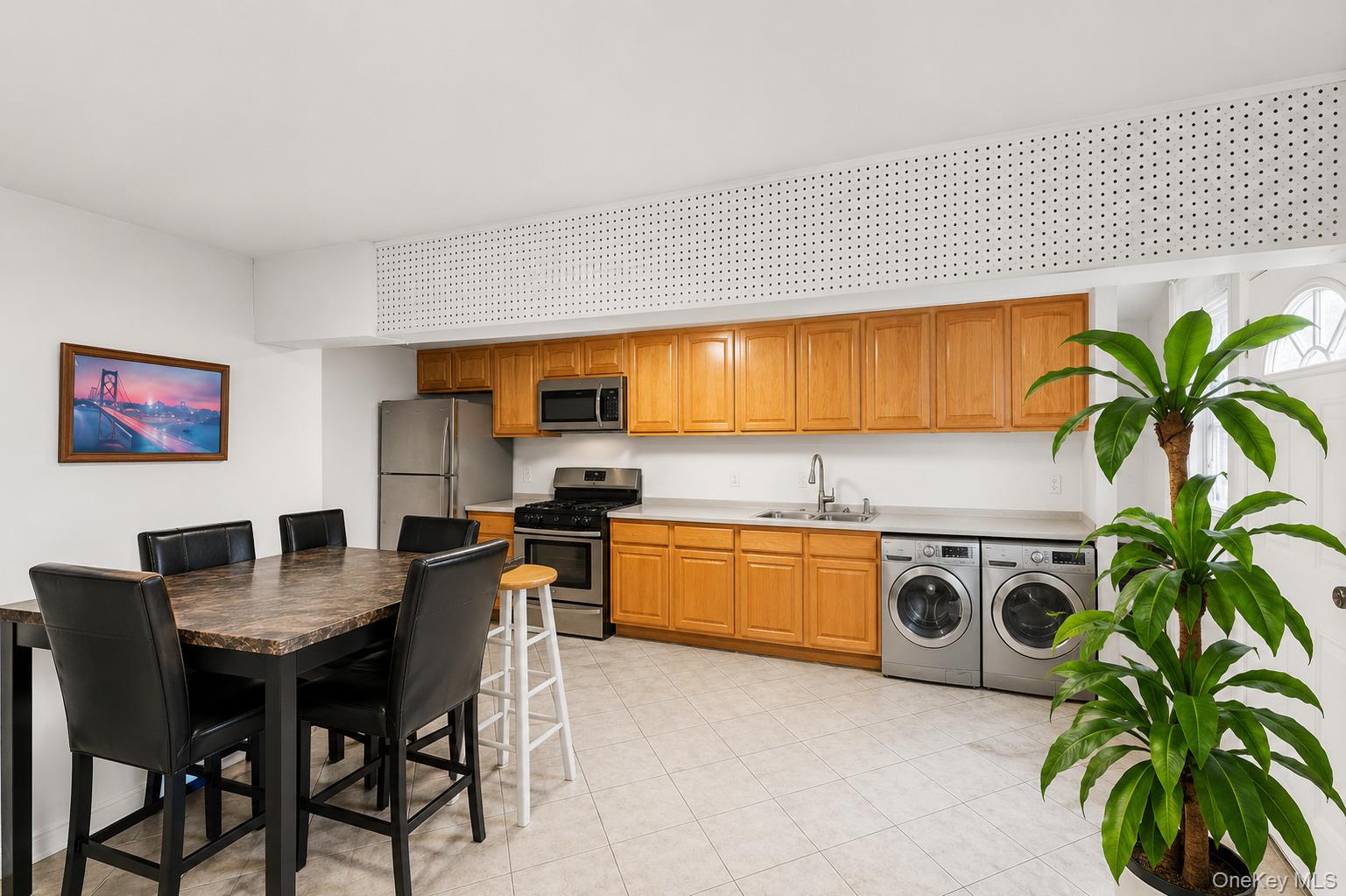 1716 Fowler Avenue – For Sale photo 7