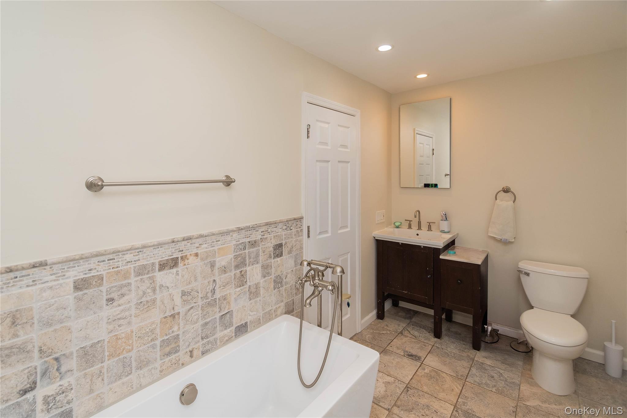 63 SOUTH Road – For Sale photo 19
