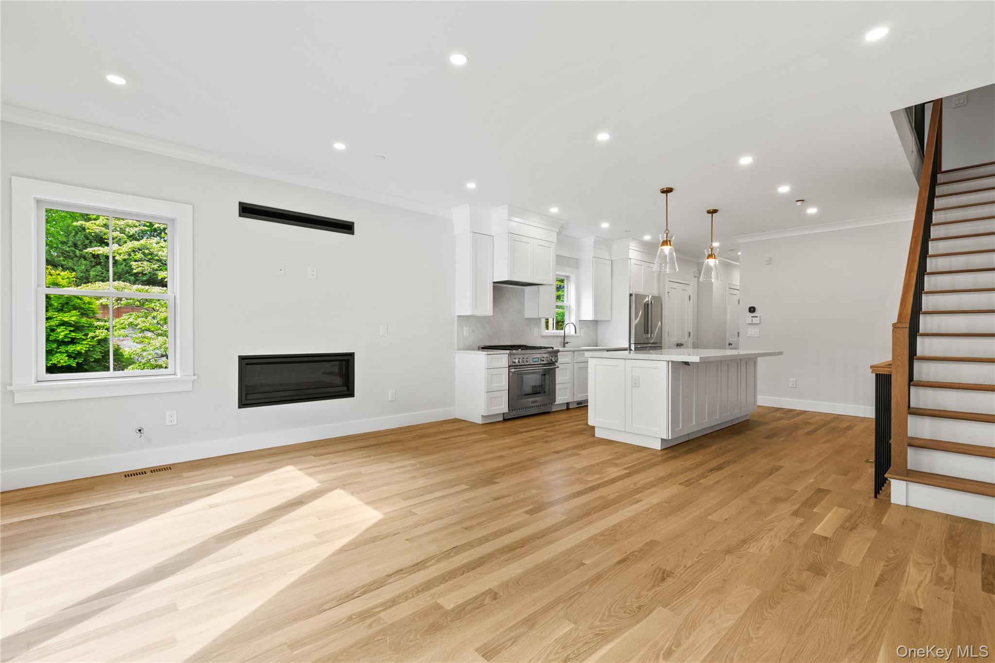 86 A Maple Avenue – For Rent photo 2