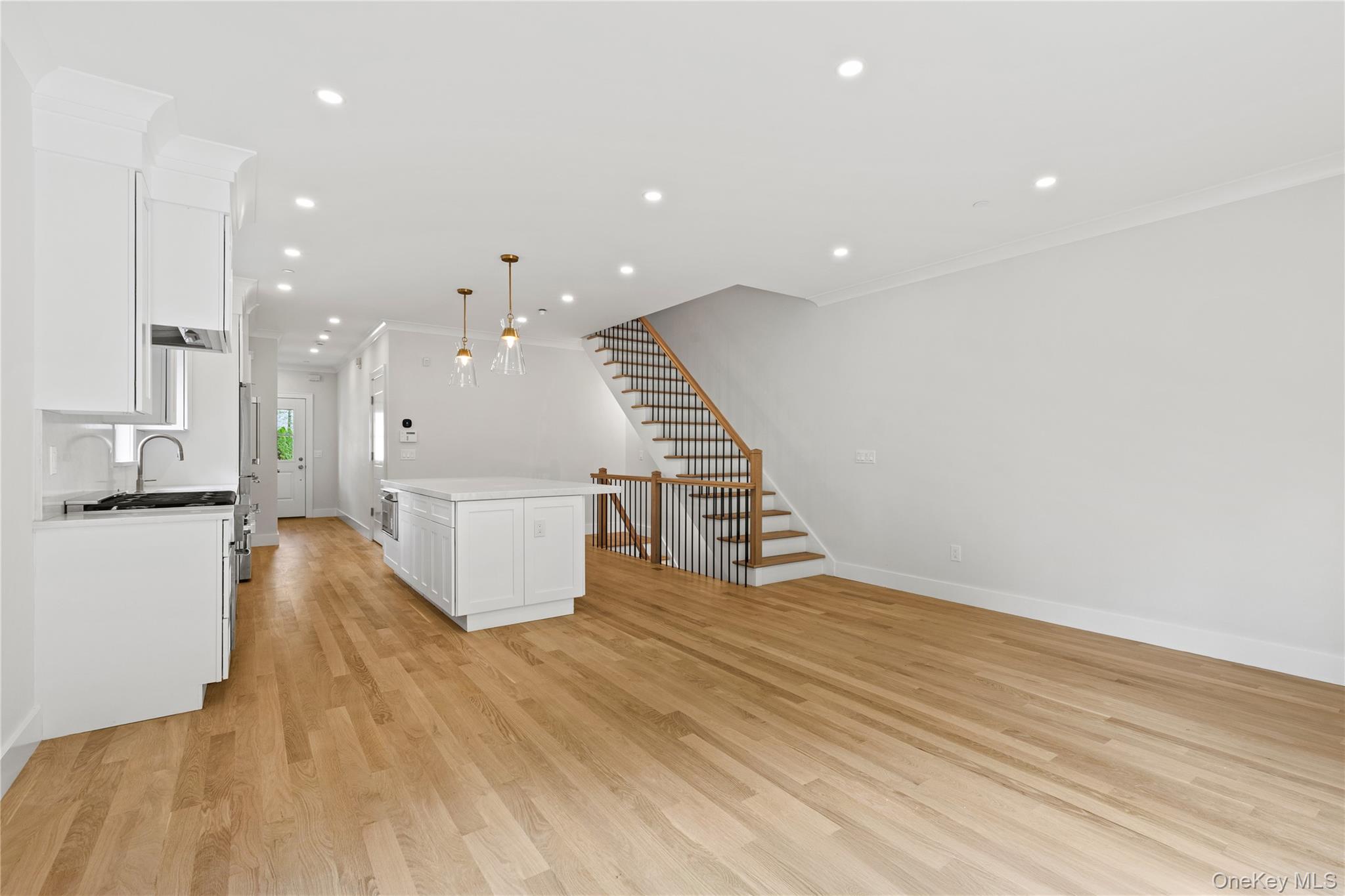 86 A Maple Avenue – For Rent photo 3