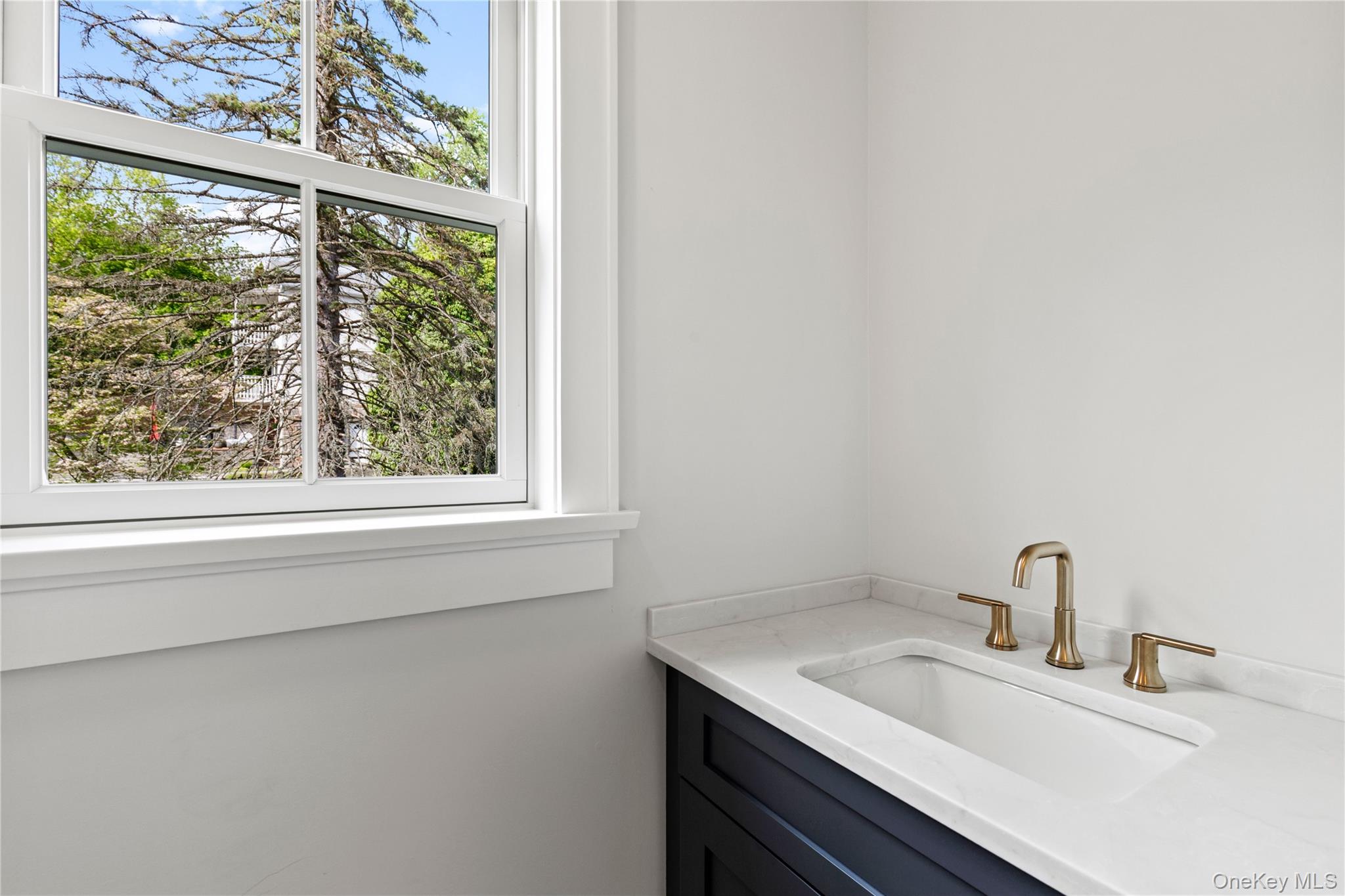 86 A Maple Avenue – For Rent photo 8