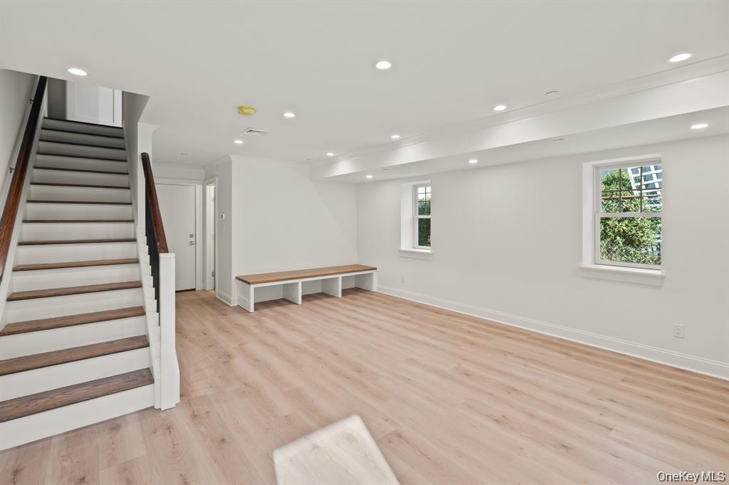 31 Maple Avenue – For Rent photo 14