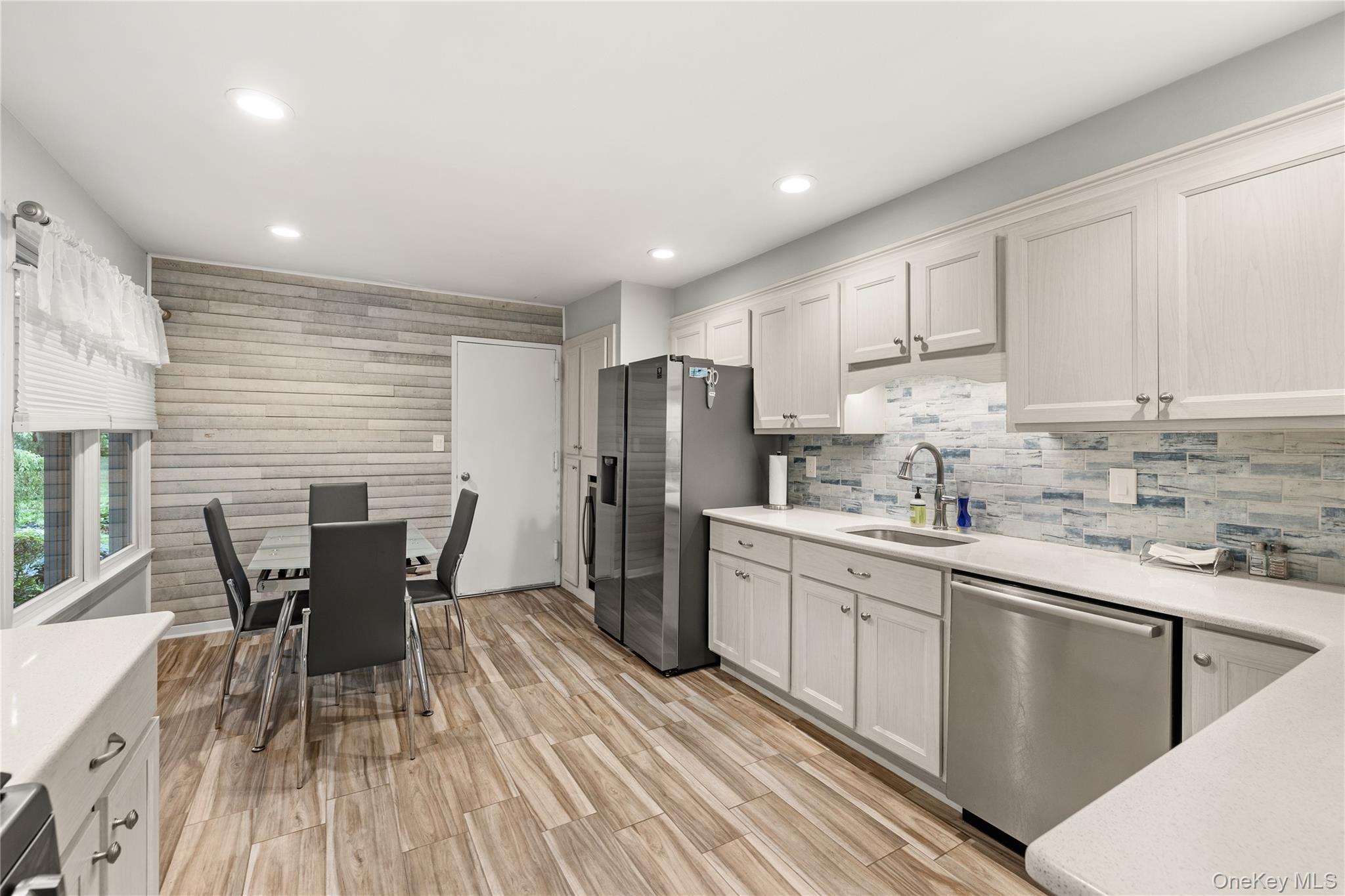 8 Victoria Drive, Unit 8 photo 12