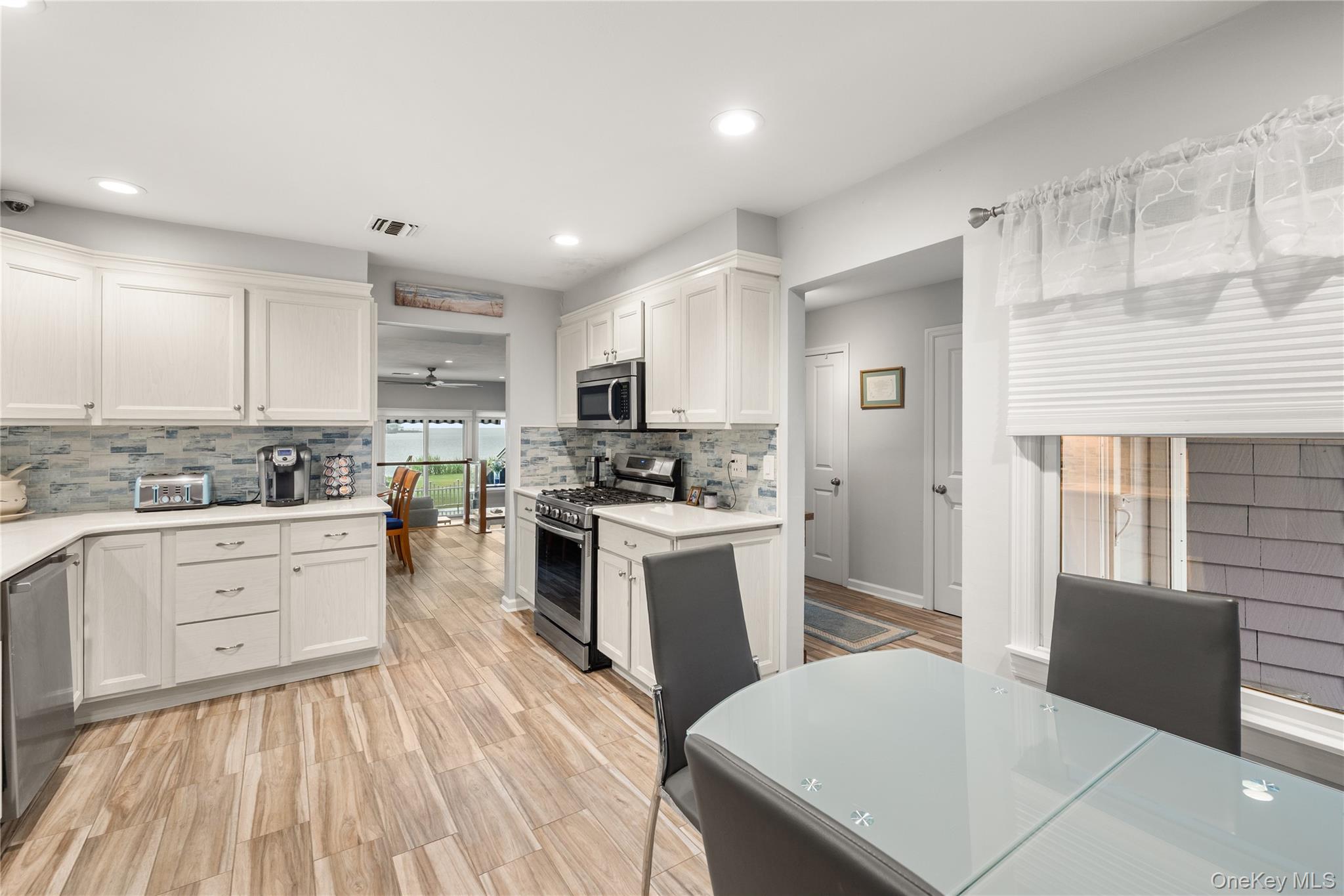 8 Victoria Drive, Unit 8 photo 13