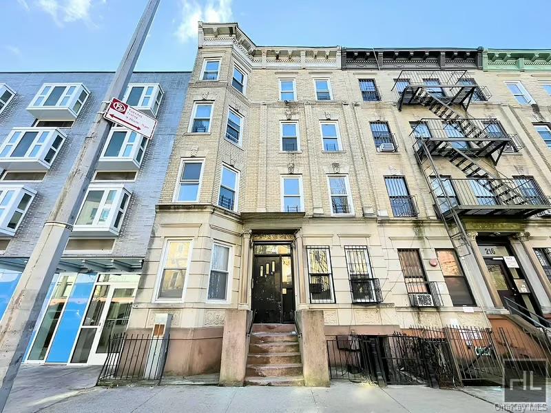 218 Hull Street – For Sale