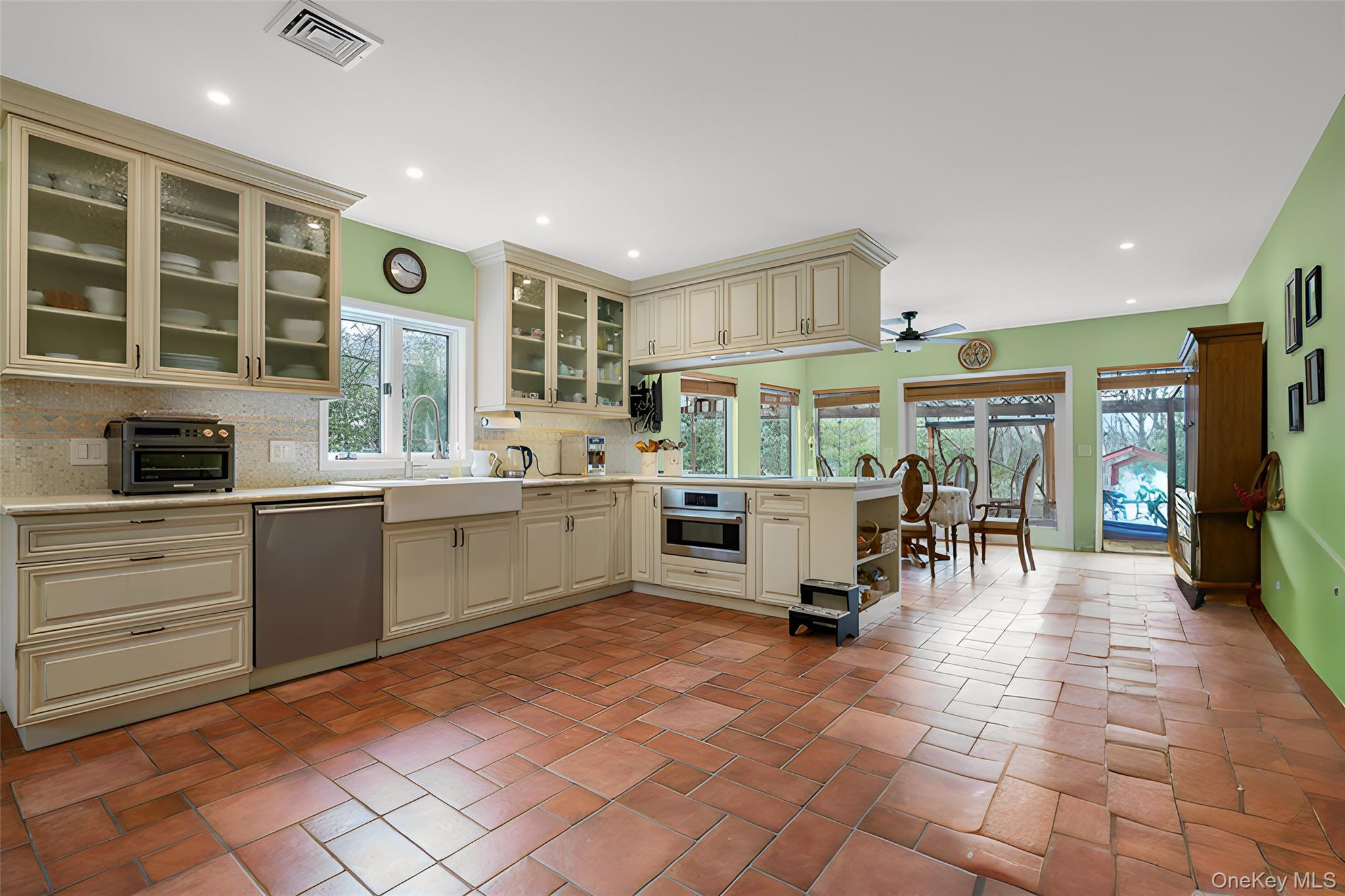 36 Chardavoyne Road – For Sale photo 11