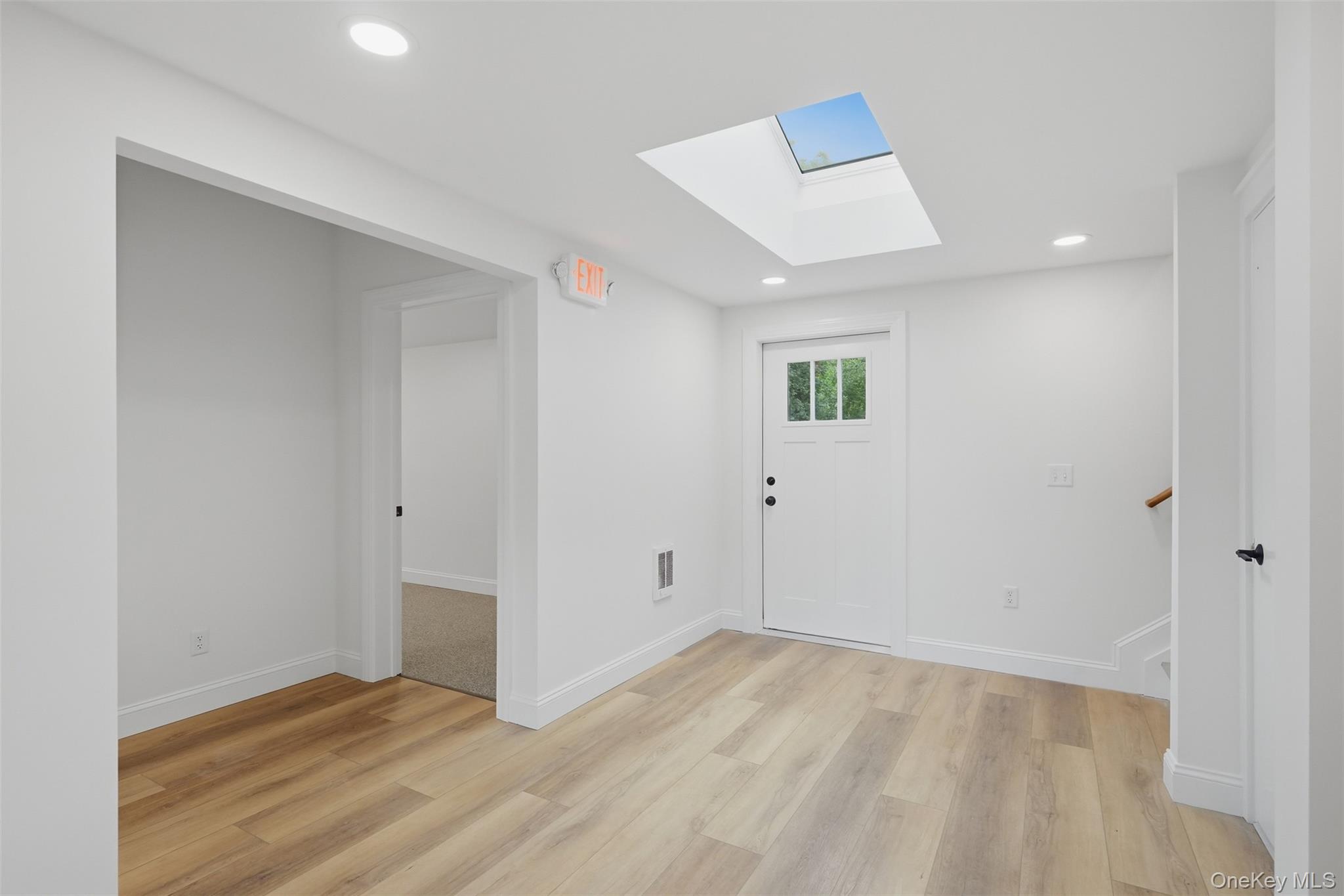 313 Fullerton Avenue, Unit 6 Upper Le photo 10